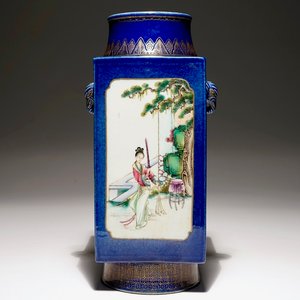 Een Chinese famille rose en bleu poudré cong vaas, 19e eeuw — foto 1