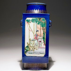 Een Chinese famille rose en bleu poudré cong vaas, 19e eeuw — foto 3