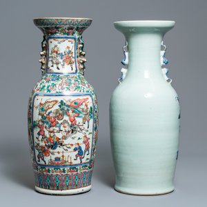 Een Chinese famille rose en een blauw-witte celadon vaas, 19e eeuw — foto 3