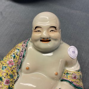 Een Chinese famille rose figuur van de liggende Boeddha, zegelmerk, Republiek — foto 9