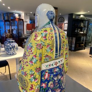 Een Chinese famille rose figuur van de sterrengod 'Shou', 19e eeuw — foto 23