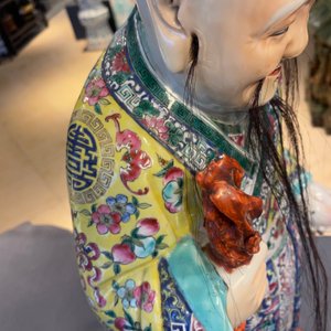 Een Chinese famille rose figuur van de sterrengod 'Shou', 19e eeuw — foto 9