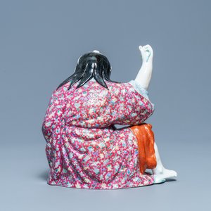 Een Chinese famille rose figuur van Liu Hai met de pad, zegelmerk, Republiek — foto 3