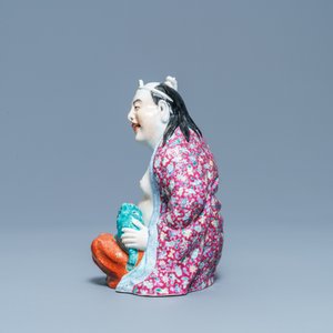 Een Chinese famille rose figuur van Liu Hai met de pad, zegelmerk, Republiek — foto 5