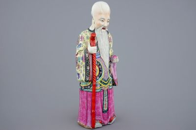 Een Chinese famille rose figuur van Shou Lao, 19e eeuw