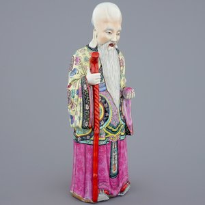 Een Chinese famille rose figuur van Shou Lao, 19e eeuw — foto 1