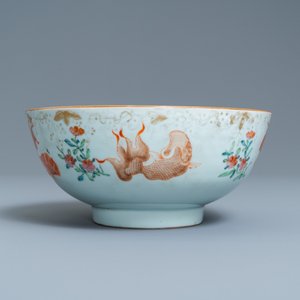 Een Chinese famille rose 'goudvissen' kom, Yongzheng — foto 3