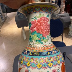 Een Chinese famille rose 'goudvissen' vaas, 19e eeuw — foto 14