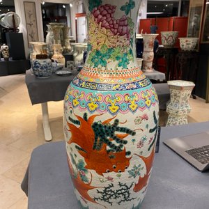 Een Chinese famille rose 'goudvissen' vaas, 19e eeuw — foto 9