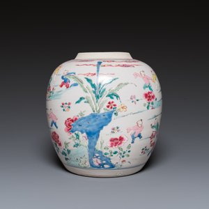 Een Chinese famille rose 'honderd jongens' pot, Yongzheng — foto 3