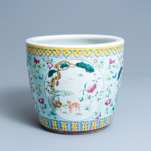 Een Chinese famille rose jardinière, 19e eeuw — foto 1