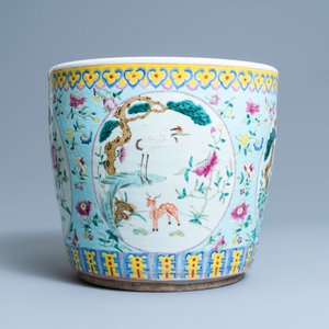 Een Chinese famille rose jardinière, 19e eeuw — foto 4