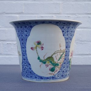 Een Chinese famille rose jardinière op onderschotel met floraal decor, Guangxu merk, Republiek, 20e eeuw — foto 15