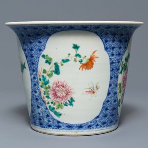 Een Chinese famille rose jardinière op onderschotel met floraal decor, Guangxu merk, Republiek, 20e eeuw — foto 4