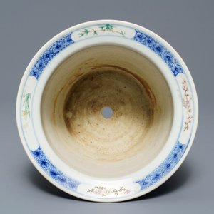 Een Chinese famille rose jardinière op onderschotel met floraal decor, Guangxu merk, Republiek, 20e eeuw — foto 8