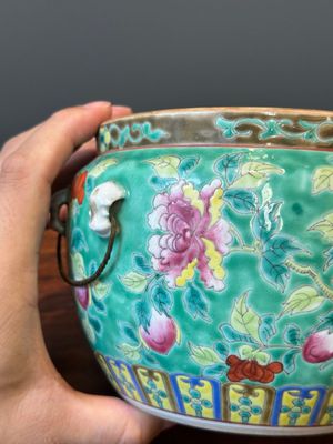 Een Chinese famille rose 'kamcheng' dekselkom voor de Straits of Peranakan markt, 19e eeuw — foto 15