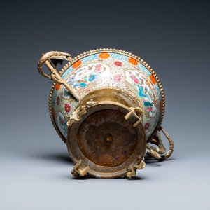 Een Chinese famille rose kom in vergulde bronzen montuur, 19e eeuw — foto 5
