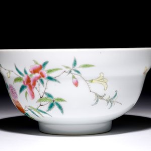 Een Chinese famille rose kom met floraal decor, Guangxu merk en wellicht periode, 19/20e eeuw — foto 3
