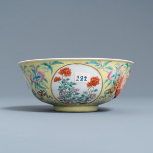 Een Chinese famille rose kom met gele sgraffito fondkleur, Daoguang merk en periode — foto 5