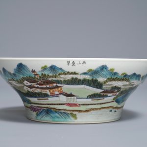 Een Chinese famille rose kom met landschapsdecor, Jiaqing merk, 20e eeuw — foto 2