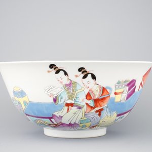 Een Chinese famille rose kom met personagedecor, Yongzheng gemerkt, 19/20e eeuw — foto 2