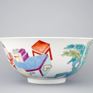 Een Chinese famille rose kom met personagedecor, Yongzheng gemerkt, 19/20e eeuw — foto 5