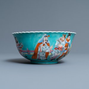 Een Chinese famille rose kom met turquoise fondkleur, Qianlong merk, Republiek — foto 2