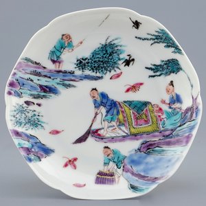 Een Chinese famille rose kop en schotel met decor van de visvangst, Yongzheng, 1723-1735 — foto 2