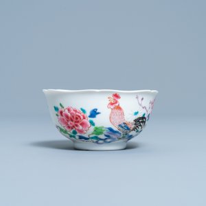 Een Chinese famille rose kop en schotel met een haan, Yongzheng — foto 7