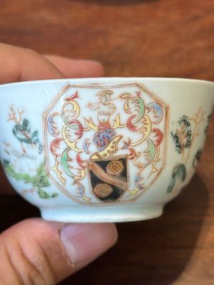 Een Chinese famille rose kop en schotel met het wapen van Beekman uit Zeeland voor de Nederlandse markt, Yongzheng — foto 4