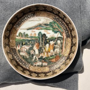 Een Chinese famille rose kop en schotel met oogstdecor, Yongzheng — foto 12