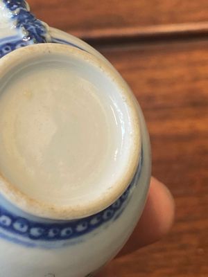 Een Chinese famille rose kop en schotel met wapendecor, Qianlong — foto 16