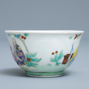 Een Chinese famille rose kop en schotel naar Cornelis Pronk, 'De doktersvisite aan de keizer', Qianlong — foto 5