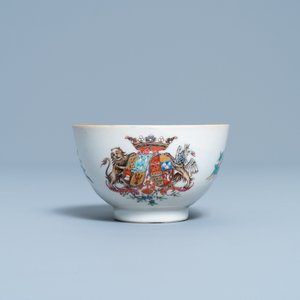 Een Chinese famille rose kop en schotel voor de Nederlandse markt met de wapens van Van Scholten en Wesele, Qianlong — foto 7