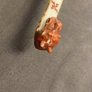 Een Chinese famille rose lepel met 'negen perziken' decor, Guangxu merk en periode — foto 9