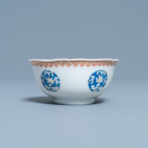 Een Chinese famille rose 'Liu Hai' kop en schotel, Yongzheng — foto 4