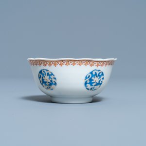 Een Chinese famille rose 'Liu Hai' kop en schotel, Yongzheng — foto 6
