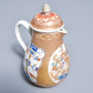 Een Chinese famille rose melkkan voor de Belgische markt met wapen van Schippers-Bartholomeussen, Yongzheng — foto 7