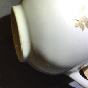 Een Chinese famille rose melkkan voor de Nederlandse markt, wapen van De Riet en Bouillon, Qianlong — foto 13