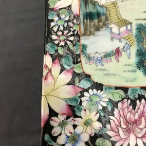 Een Chinese famille rose millefleurs 'cong' vaas, Qianlong merk, Republiek, 20e eeuw — foto 16