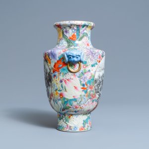 Een Chinese famille rose millefleurs vaas met grisaille landschapspanelen, Qianlong merk, Republiek — foto 4