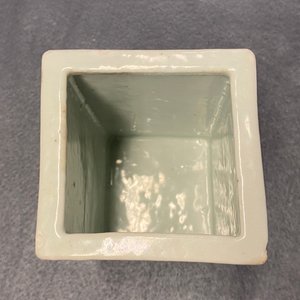 Een Chinese famille rose penselenbeker en een ijzerrode en vergulde theepot, Yongzheng/Qianlong — foto 18