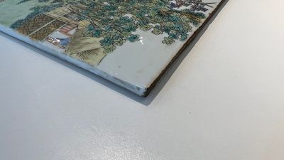Een Chinese famille rose plaquette met decor van de rijstproductie, 19e eeuw — foto 1