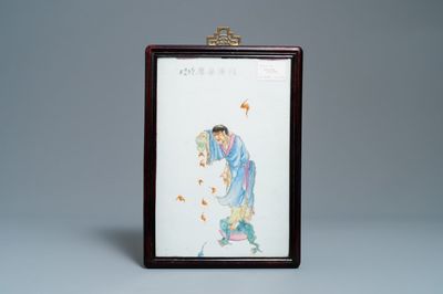 Een Chinese famille rose plaquette met Liu Hai op de pad, 19/20e eeuw