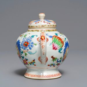 Een Chinese famille rose 'Pompadour' theepot met deksel, Qianlong — foto 3