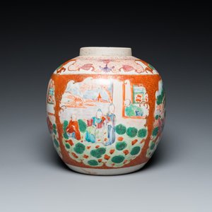 Een Chinese famille rose pot met mandarijns decor met houten deksel en sokkel, Qianlong/Jiaqing — foto 4