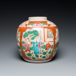 Een Chinese famille rose pot met mandarijns decor met houten deksel en sokkel, Qianlong/Jiaqing — foto 5