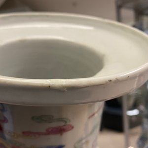 Een Chinese famille rose rouleau vaas, 19e eeuw — foto 11