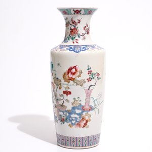 Een Chinese famille rose rouleau vaas in Yongzheng stijl, begin 19e eeuw — foto 4