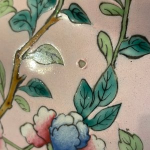 Een Chinese famille rose rouleau vaas met roze fondkleur, 19e eeuw — foto 8